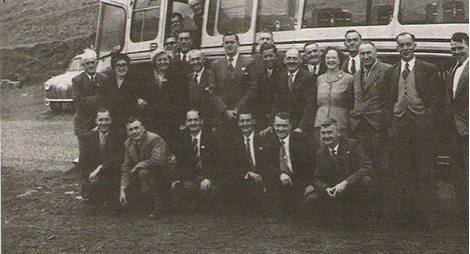 (03) Another picture from the archives, possibly the oldest picture of the choir, if anyone is able to date this we would be very grateful. 10959667_901718516515967_2719923214549160065_n